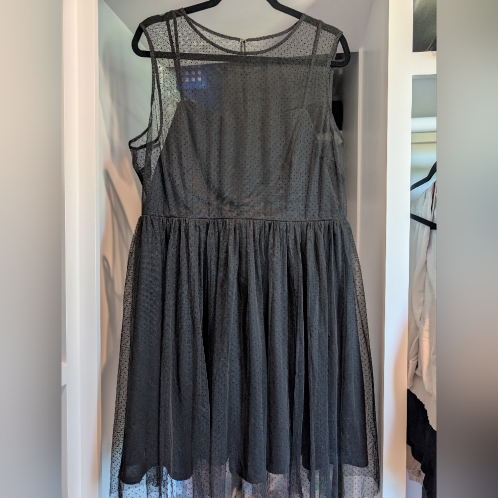 Elegant Black Sleeveless Dress